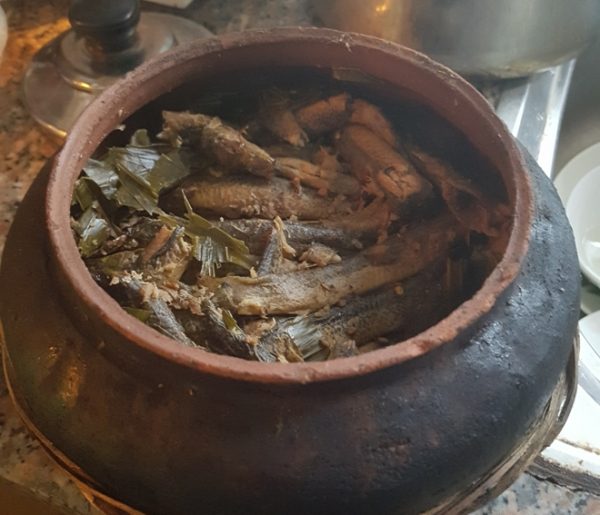 Niêu cá chạch kho Niêu cá chạch kho